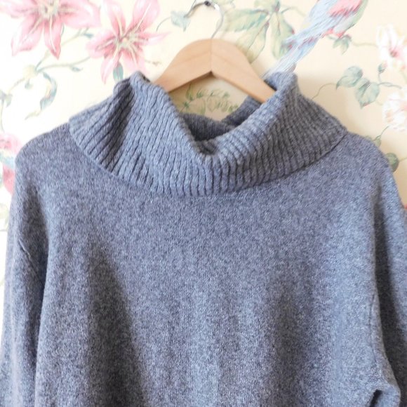 🎀 Oversized Gray Turtleneck - Picture 3 of 10
